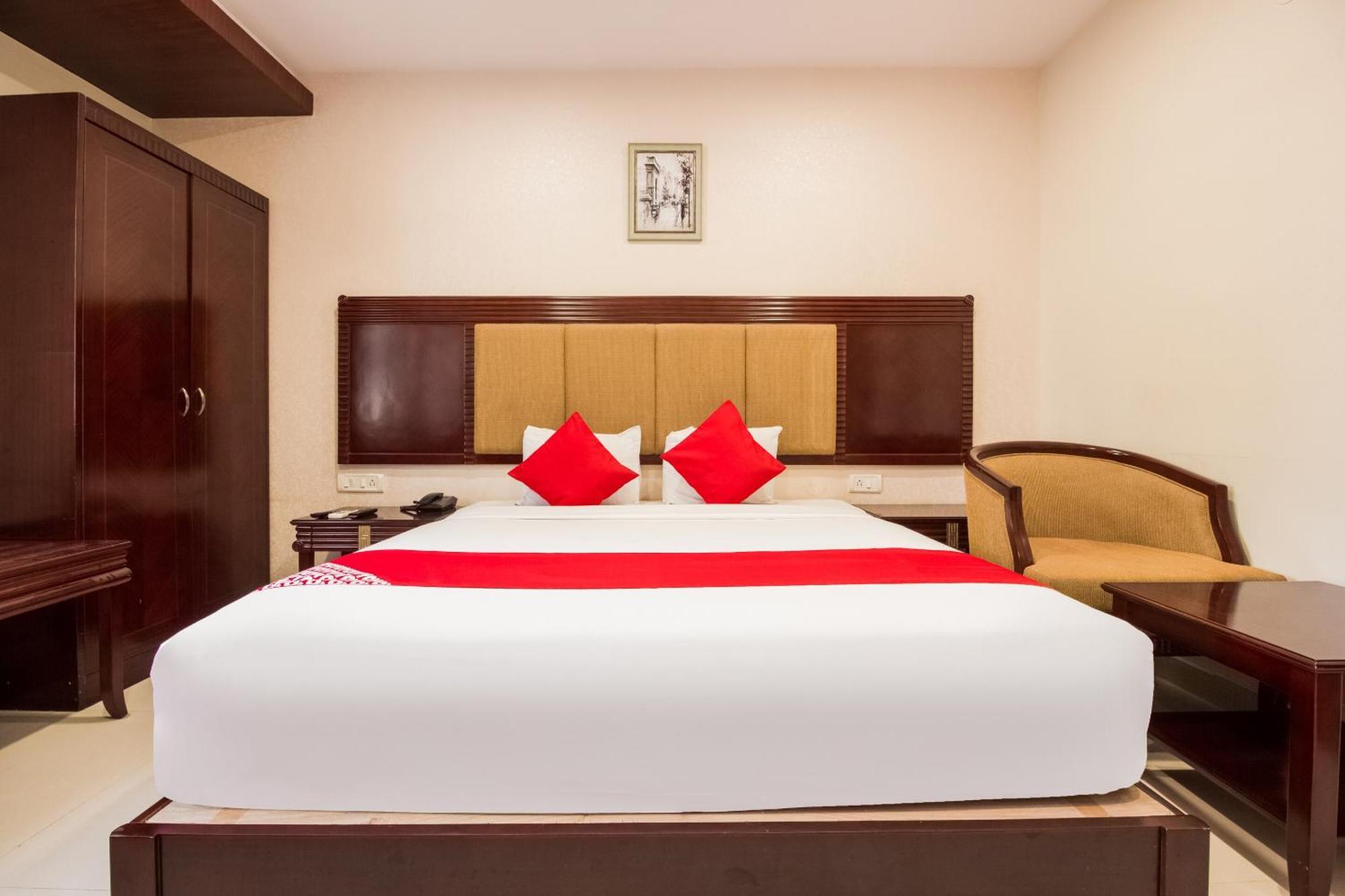 Hotel Oyo Mythri Hyderabad